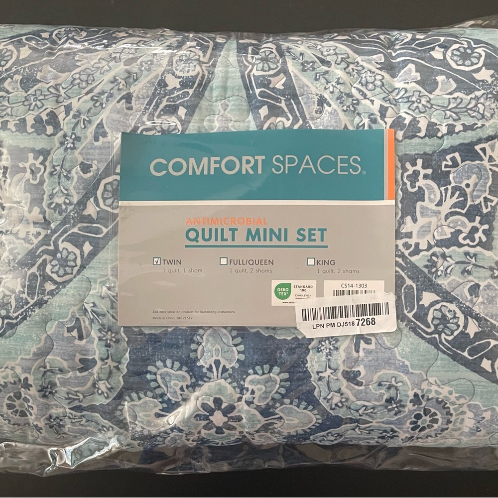 Blue Patterned Quilt Set - Picture 3 of 3